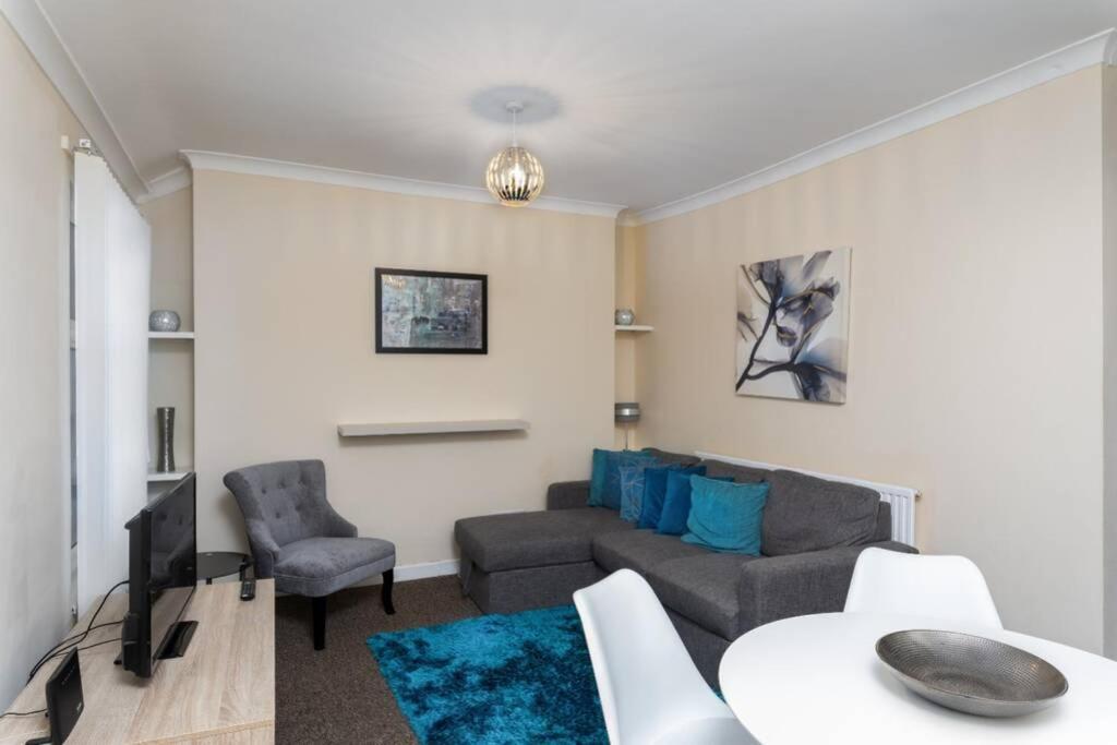 Sleeps 5, Smart Tv'S In Bedrooms Swansea Bagian luar foto